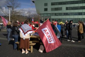 Staking voor het Linneausgebouw. Foto: Nienke Sanders